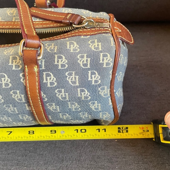 Dooney & Bourke Monogram Cloth Barrel Blue and Tan Shoulder Bag Y2K - Picture 13 of 15